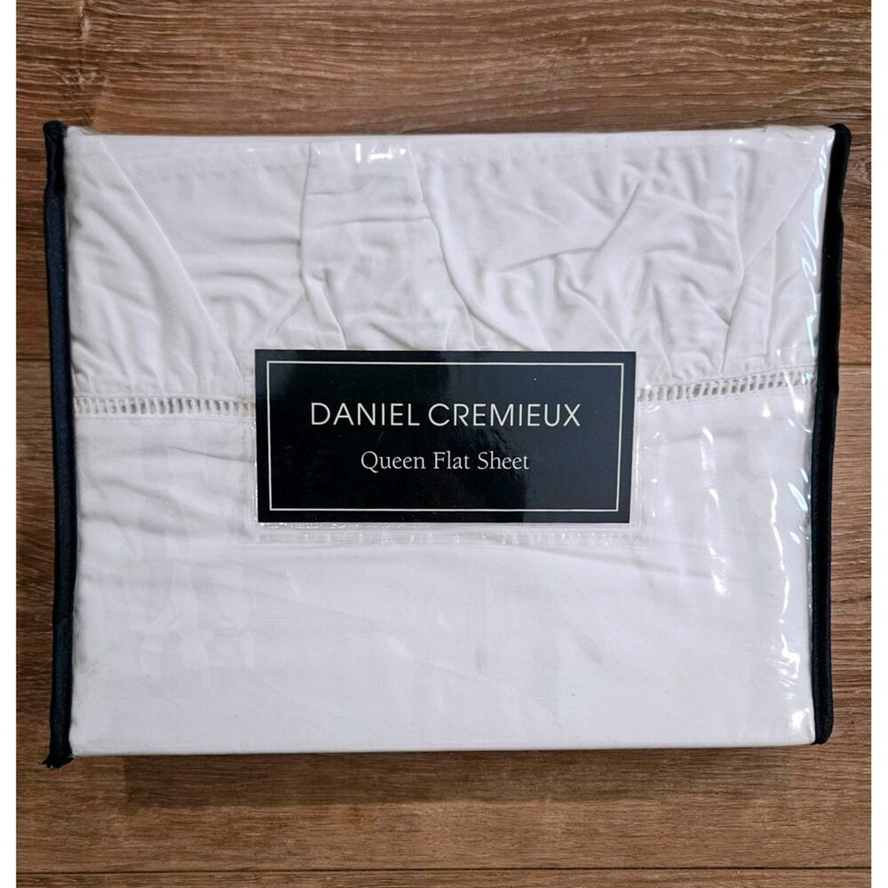 Daniel Cremieux White Queen Flat Sheet (FLAT SHEET ONLY)